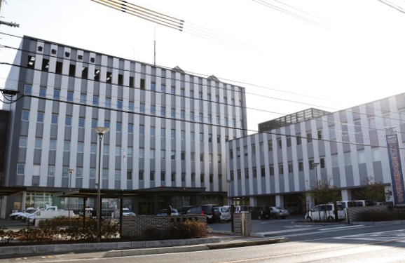 SNSで知り合った男性を宿泊施設に誘い出し…強盗致傷で少年少女を逮捕　殴る蹴るの暴行
